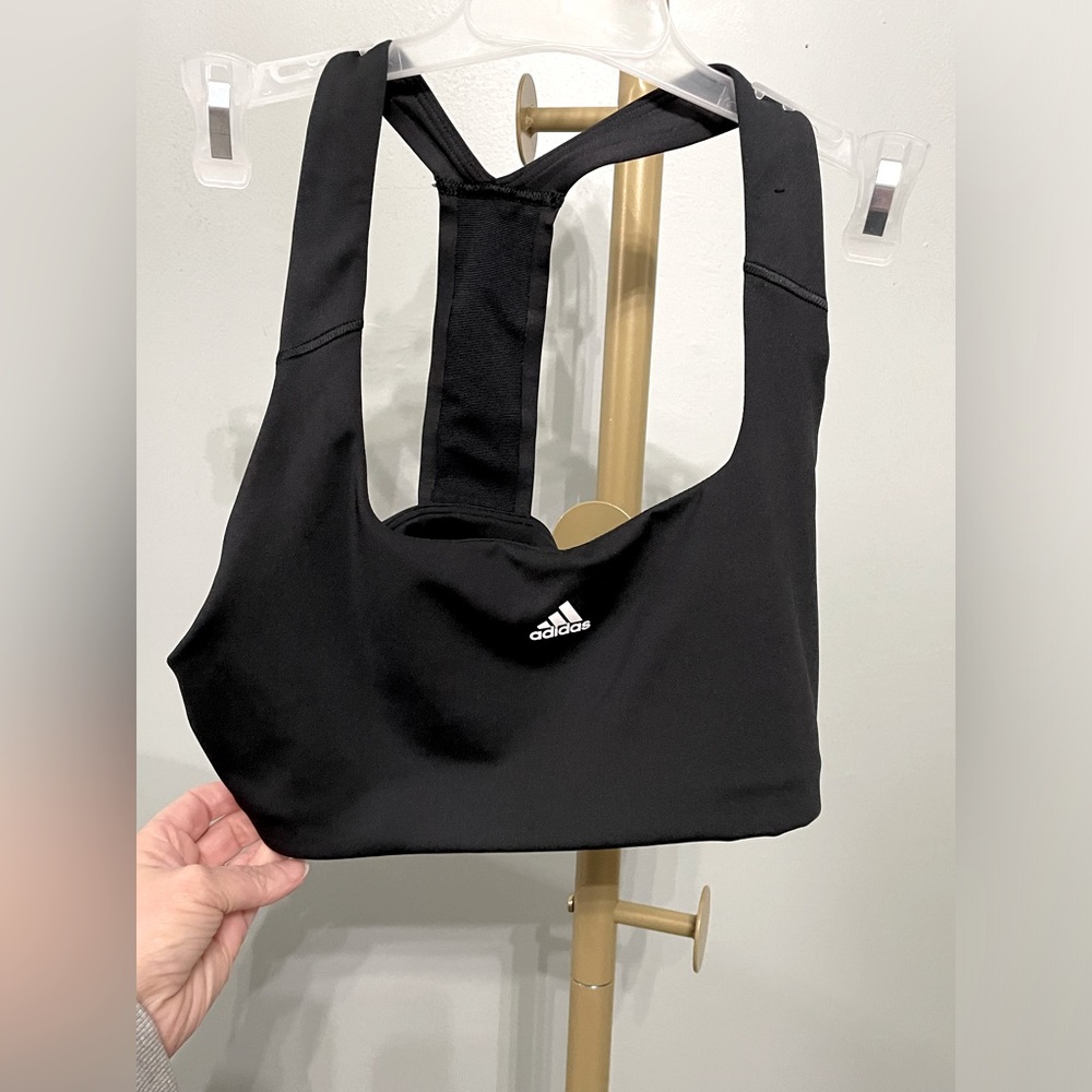 EUC Adidas sports bra size (small A-C)